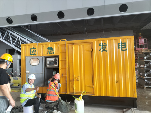 北林怎样判断空气滤清器是否需要更换？