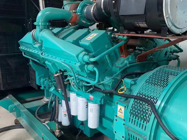 北林更换100kW柴油发电机组机油时，需要注意哪些事项？