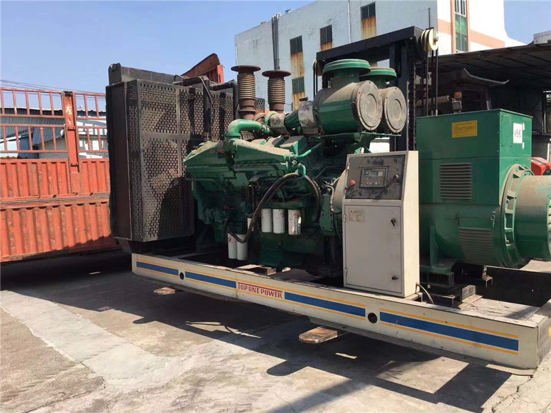 北林如何判断柴油发电机组的机油温度是否达到了合适的预热温度？